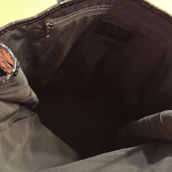 Escada Black patent handbag. - Picture 5 of 7